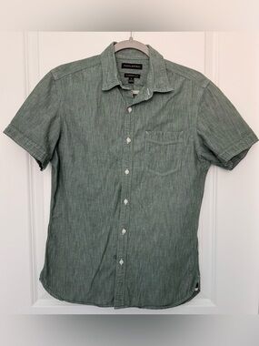 Men Small Banana Republic Camden Fit Short Sleeve Button-Down Shirt Sage Green